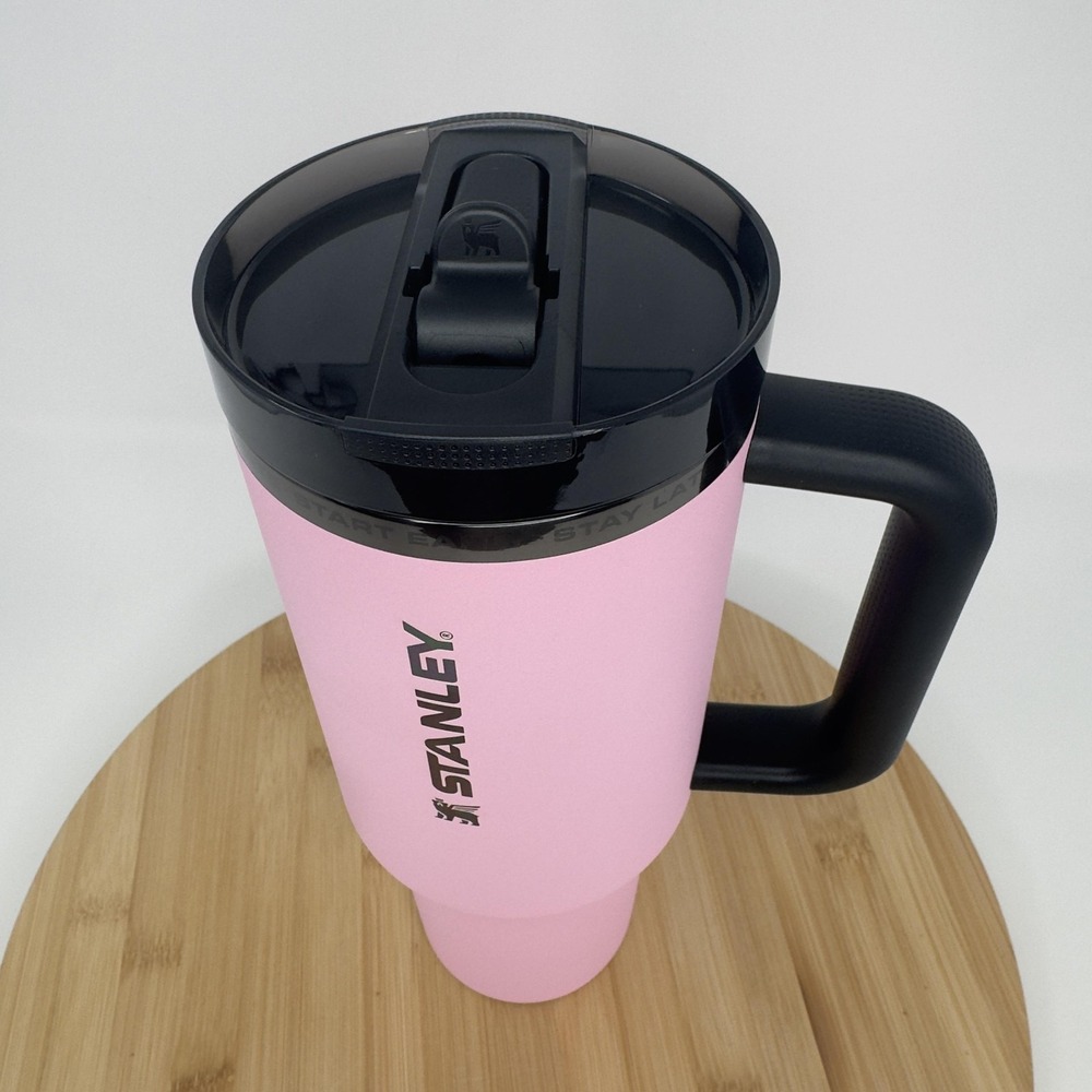 Stanley Messi GOAT Quencher ProTour Tumbler 40oz Pink Insulated Handle Lid Straw - Picture 9 of 12